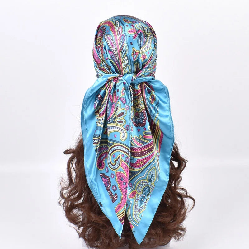 Il Foulard che Trasforma Qualsiasi Outfit in uno Stile.