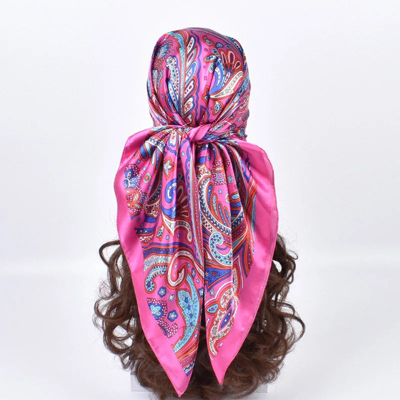 Il Foulard che Trasforma Qualsiasi Outfit in uno Stile.